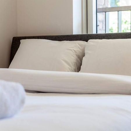 Stunning New 3 Bdr Duplex Wbalcony, East London Apartment Luaran gambar