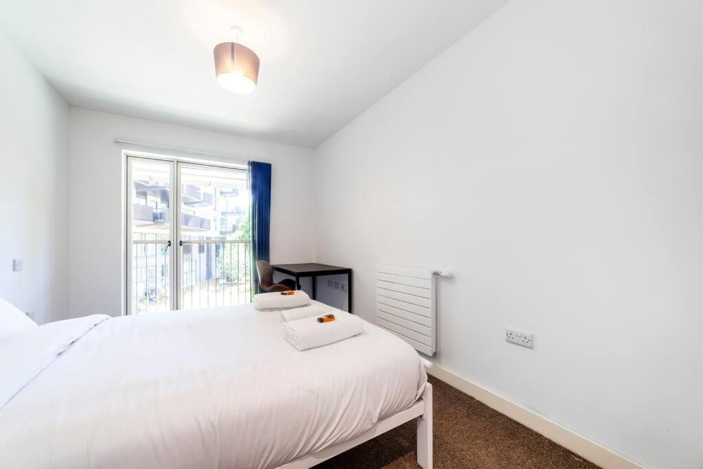 Stunning New 3 Bdr Duplex Wbalcony, East London Apartment Luaran gambar