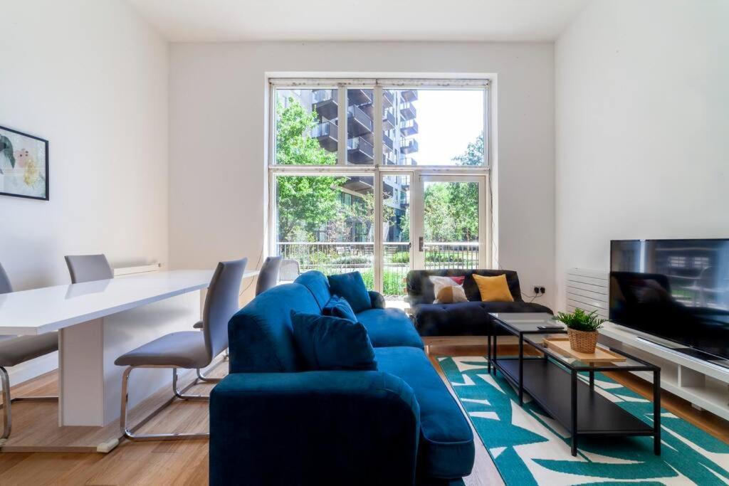 Stunning New 3 Bdr Duplex Wbalcony, East London Apartment Luaran gambar