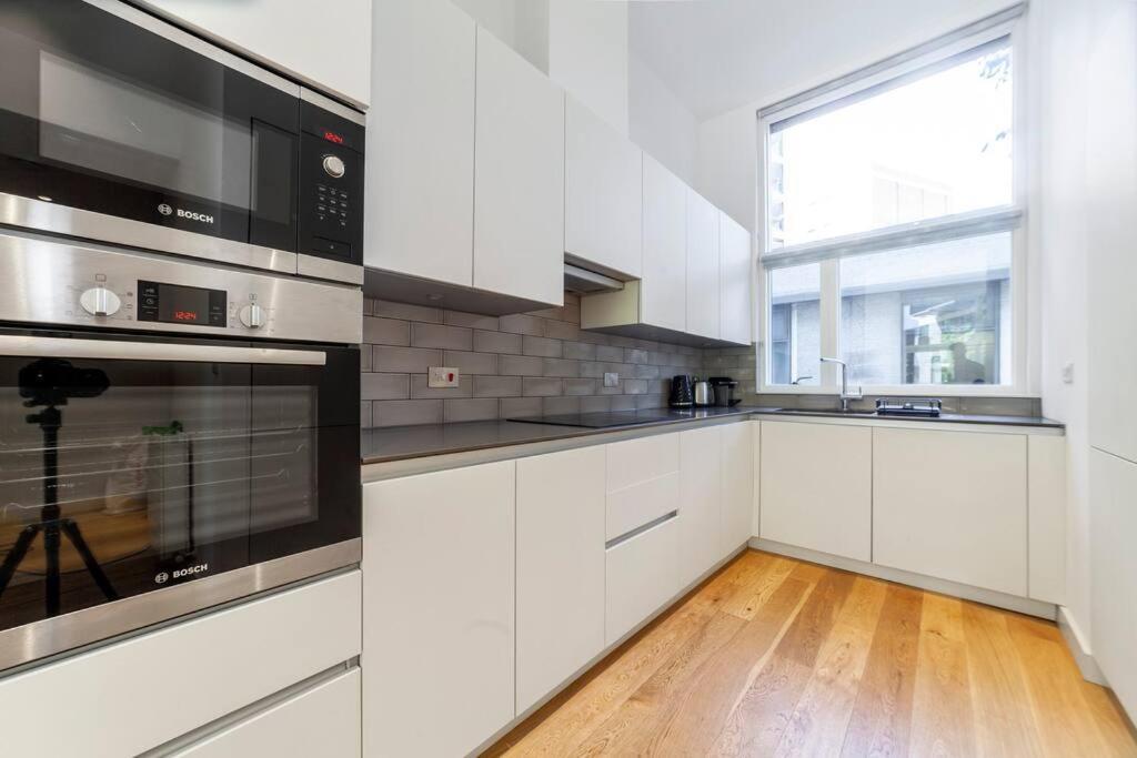 Stunning New 3 Bdr Duplex Wbalcony, East London Apartment Luaran gambar