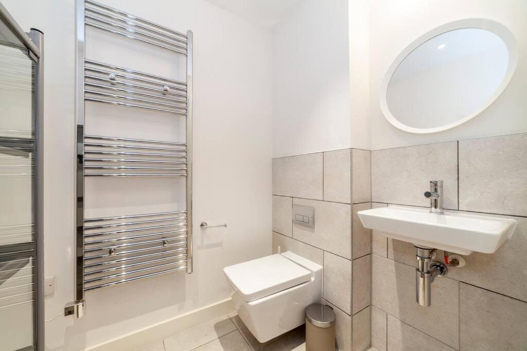 Stunning New 3 Bdr Duplex Wbalcony, East London Apartment Luaran gambar