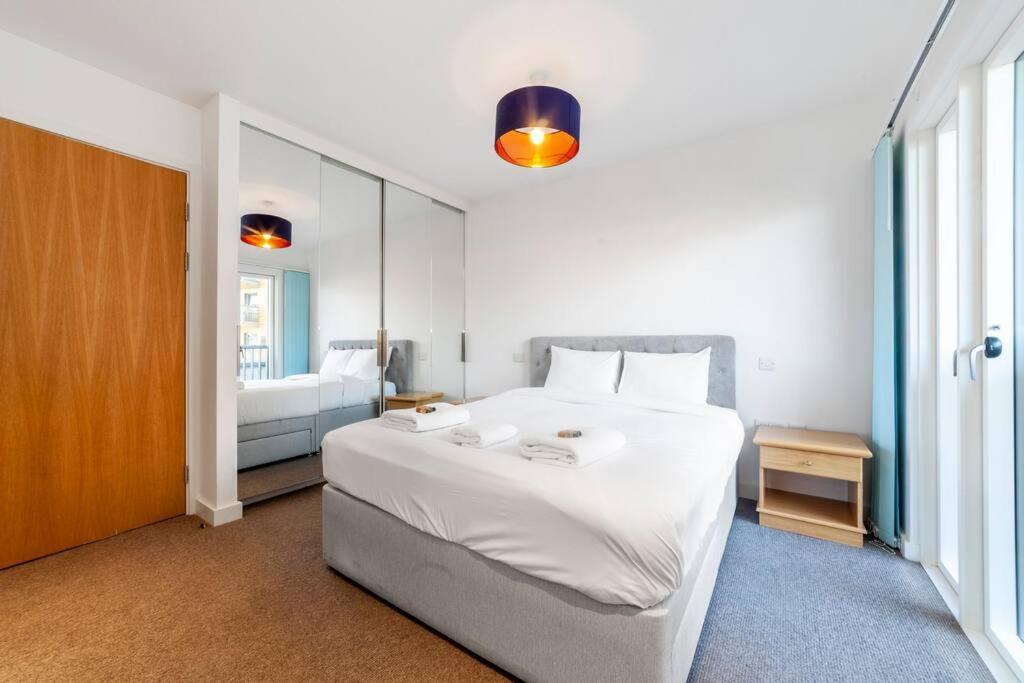 Stunning New 3 Bdr Duplex Wbalcony, East London Apartment Luaran gambar